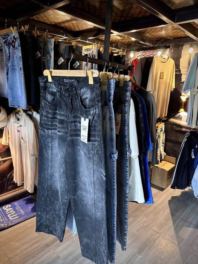 Jeans & Cargo